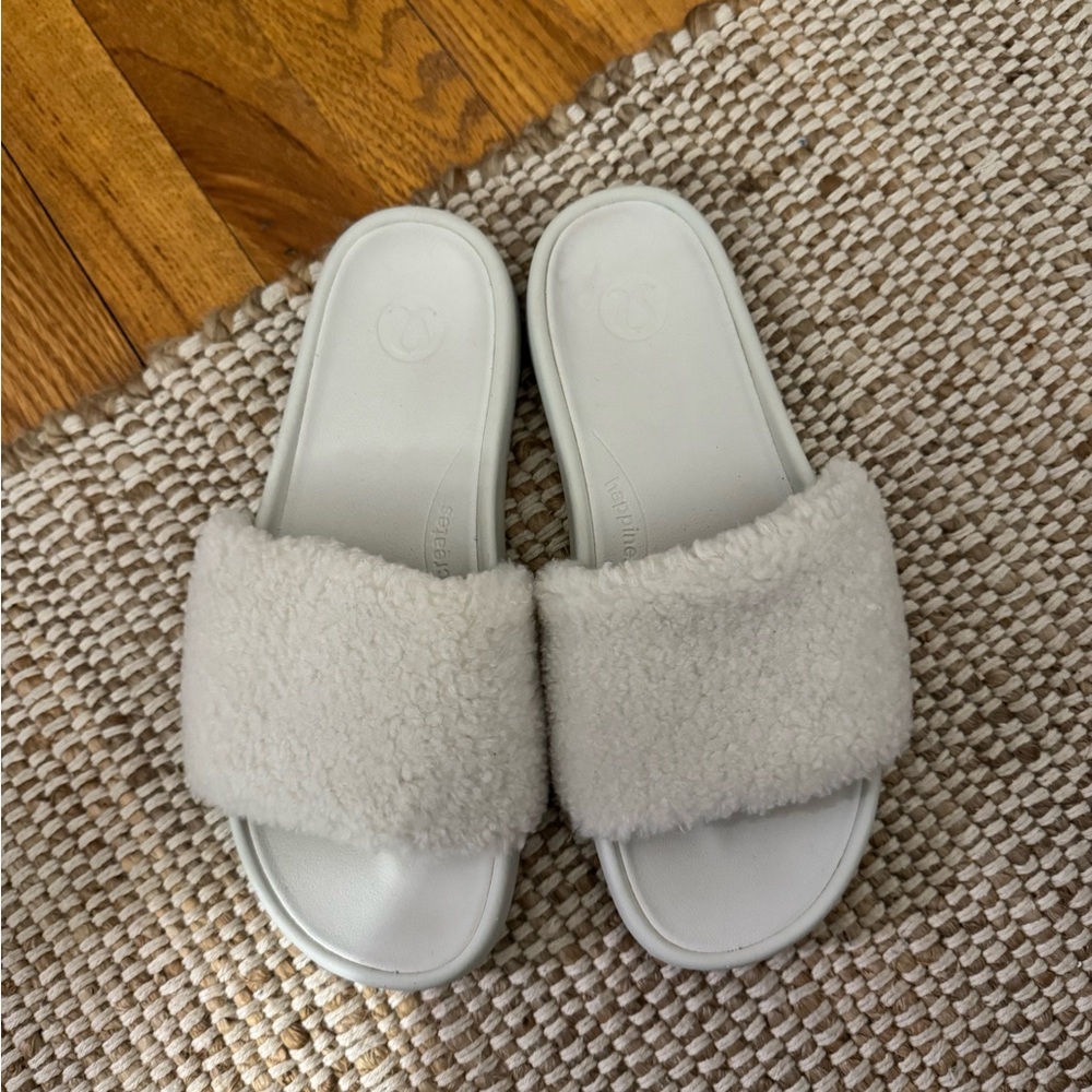 Lululemon Sherpa Slides - Picture 4 of 4